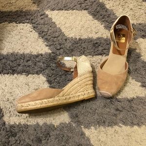 NWOB Kanna Crochet Wedge Heel Size 38